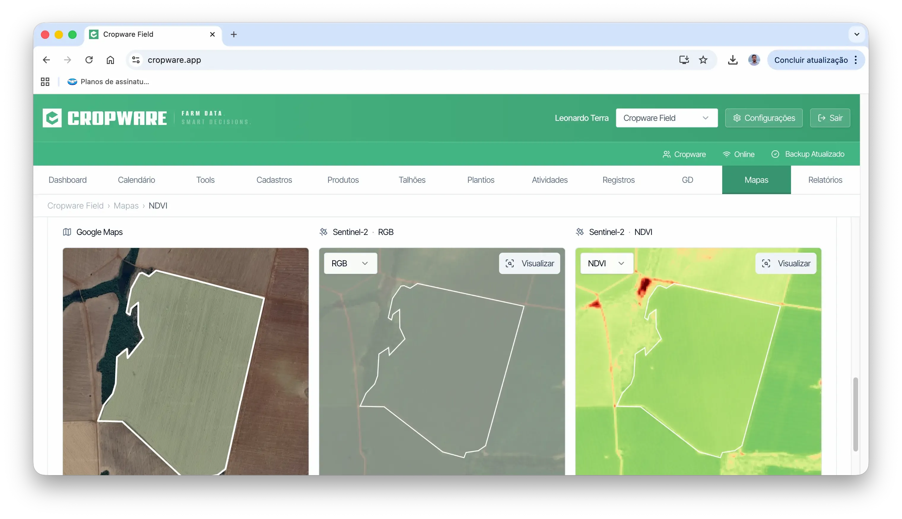 Cropware aberto em um laptop mostrando mapa de talhões com índice NDVI